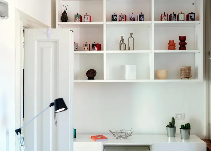 Flipping Flat - By Myhomeincomo شقة