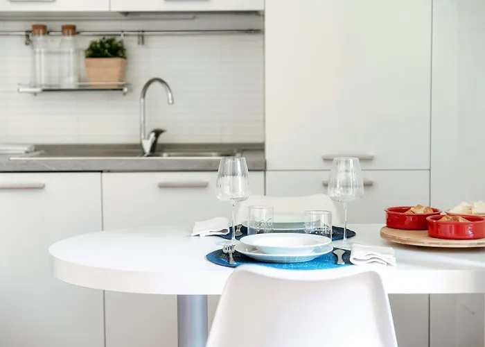 Flipping Flat - By Myhomeincomo Appartement