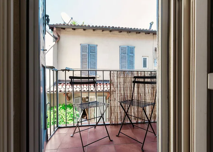 Flipping Flat - By Myhomeincomo Appartement *